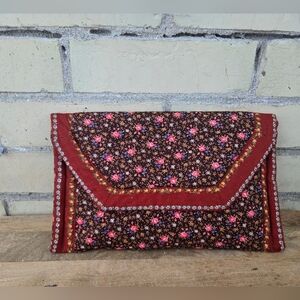 Suttles & Seawinds Quilted Clutch